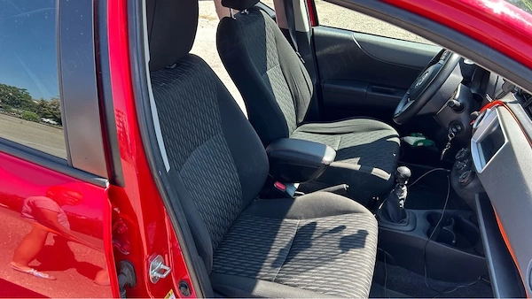TOYOTA Yaris 2012 — imagine 4