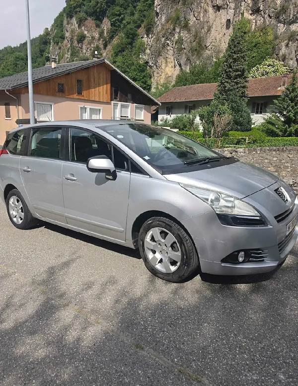 PEUGEOT 5008 2009 — imagine 5