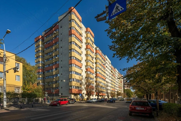 Apartament 4 camere, renovat, nemobilat | Lacul Tei — fotografia 1