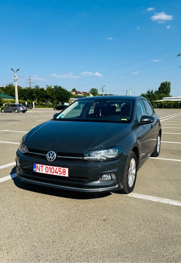 VOLKSWAGEN Polo