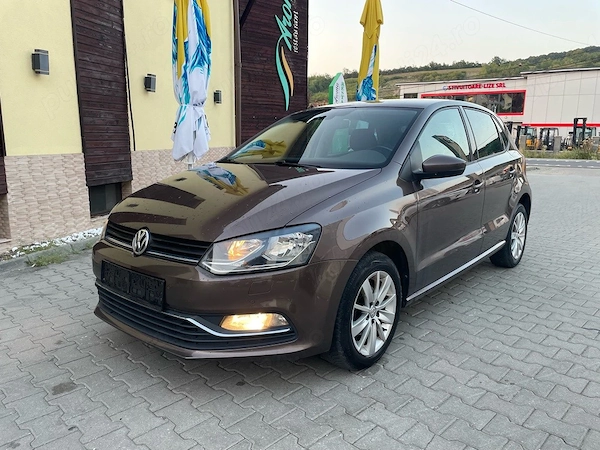 VOLKSWAGEN Polo