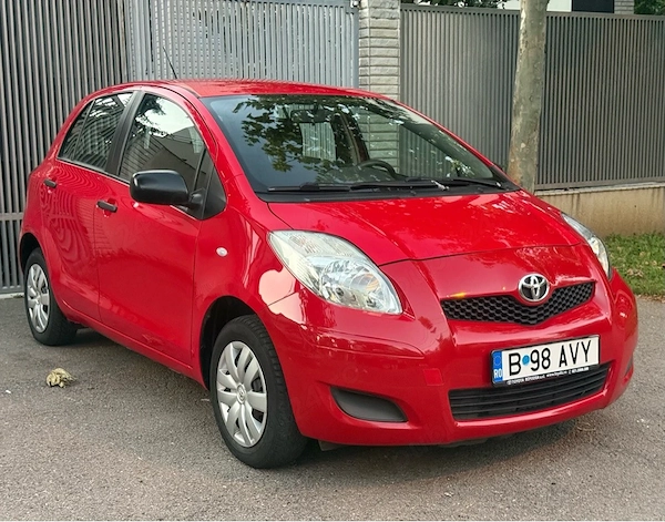 TOYOTA Yaris