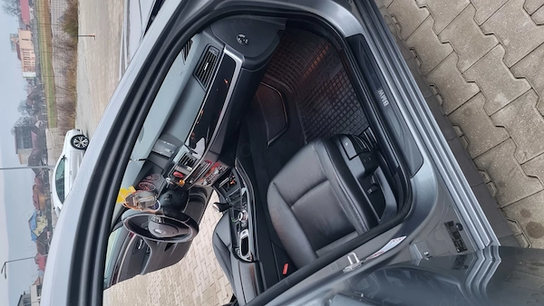 BMW 5 Series 2010 — imagine 6