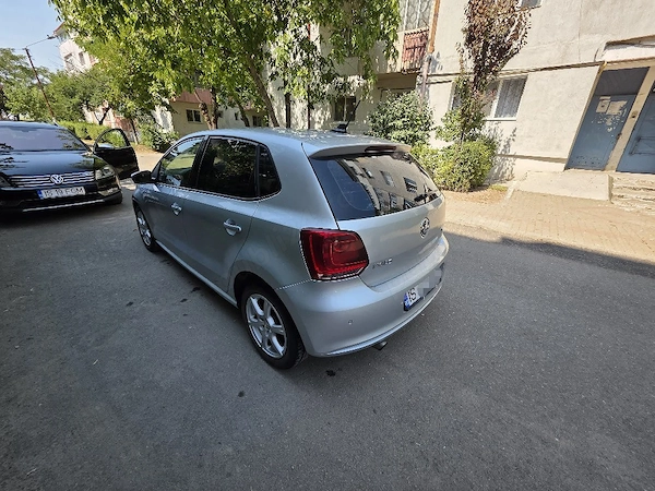 VOLKSWAGEN Polo 2010 — imagine 3