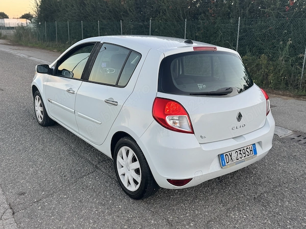 RENAULT Clio 2010 — imagine 4