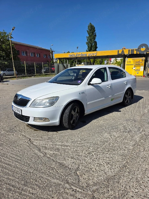 SKODA Octavia 2012 — imagine 4