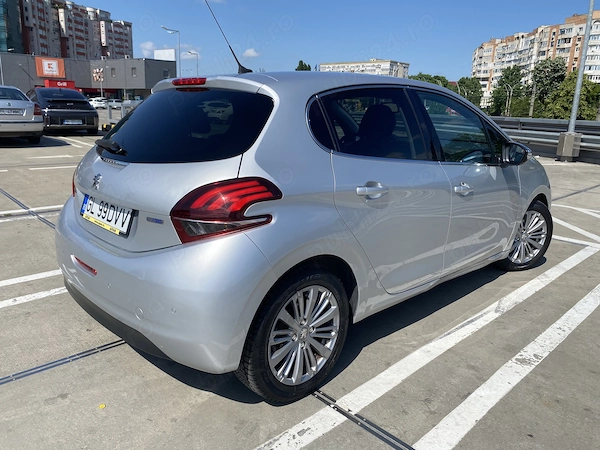 PEUGEOT 208 2015 — imagine 3