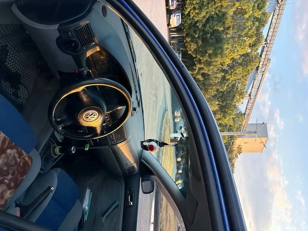 Volkswagen Golf 4 1.6 Benzină 105 CP