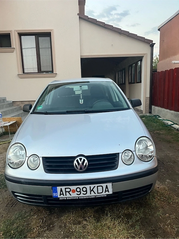 VOLKSWAGEN Polo
