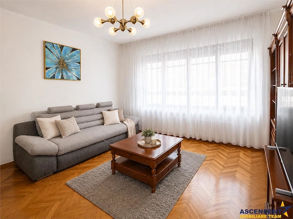 Resedinta luminoasa,farmec autentic,etaj 1, intimitate, acces facil, Piata Unirii.Centrul Istoric — fotografia 1