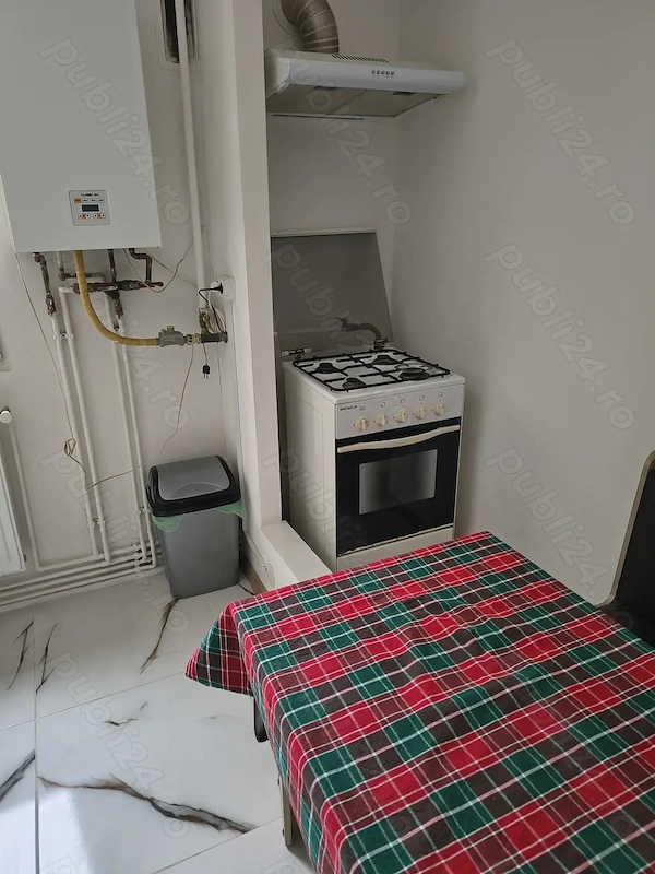 Închiriez apartament cu 2 camere, la parter in Brașov, str. Neptun Nr 21 — fotografia 1