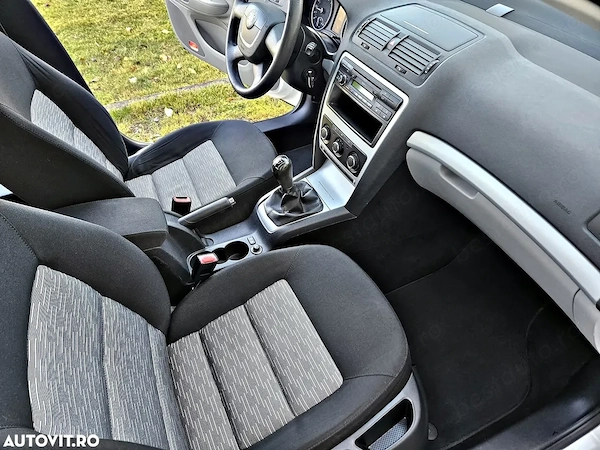 SKODA Octavia 2010 — imagine 6