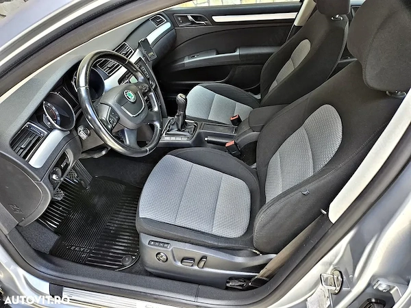 SKODA Superb 2011 — imagine 31