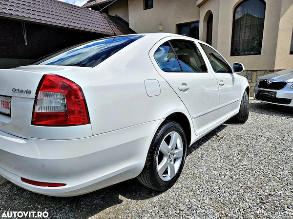SKODA Octavia 2010 — imagine 15