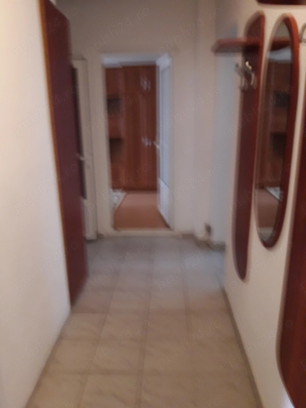 Inchiriez apt.2 si respectiv 4 camere la pretul de 210 si respectiv zone centrale — fotografia 2