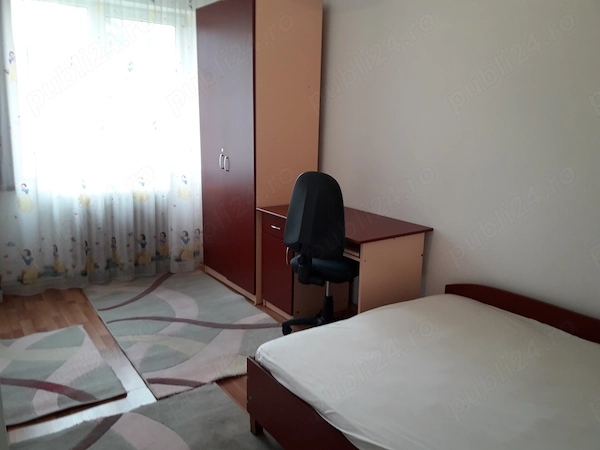 Inchiriez apt.2 si respectiv 4 camere la pretul de 210 si respectiv zone centrale — fotografia 1