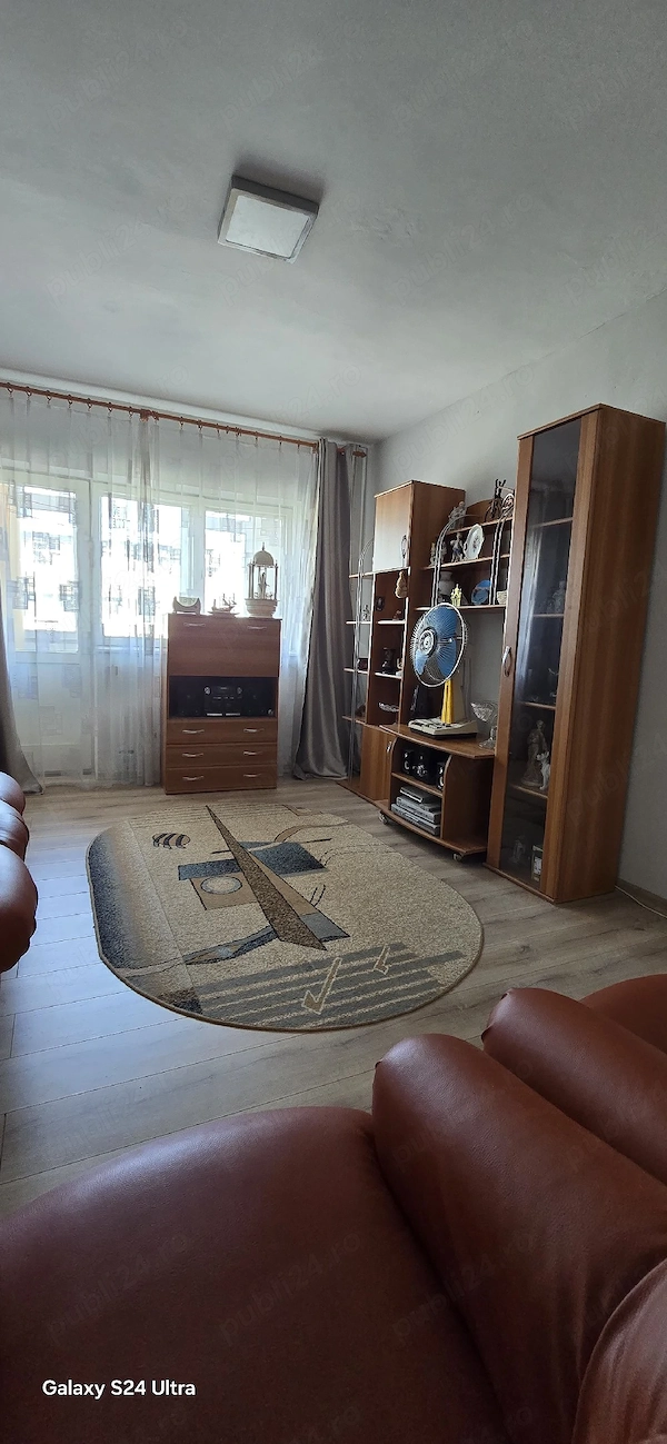 Vand apartament 4 camere, etaj 3 4, Mangalia — fotografia 3