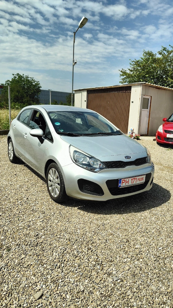 KIA Rio 2012 — imagine 10