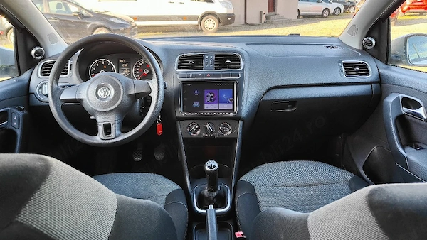 VOLKSWAGEN Polo 2010 — imagine 3