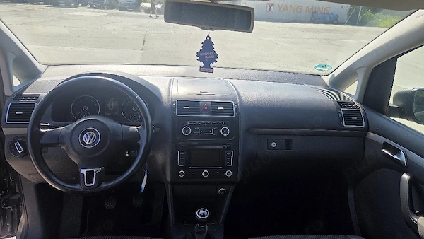 VOLKSWAGEN Touran 2012 — imagine 8