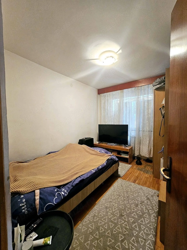 Apartament 4 camere de vanzare Aparatorii Patriei - Piata Berceni — fotografia 3