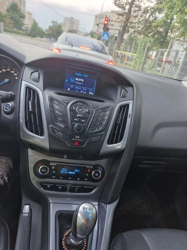 FORD Focus 2013 — imagine 6