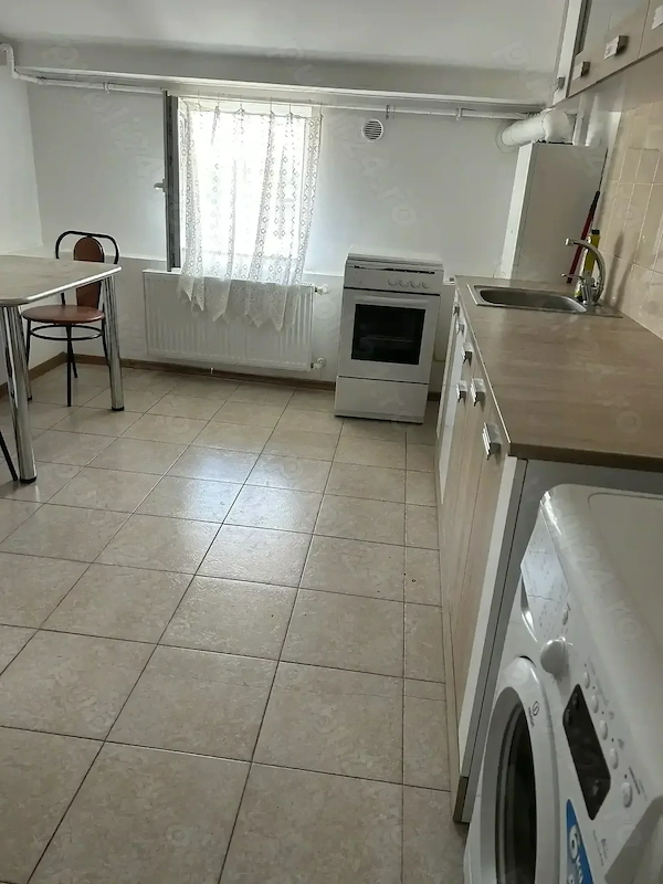 Proprietar Inchiriez apartament cu 2 camere — fotografia 3