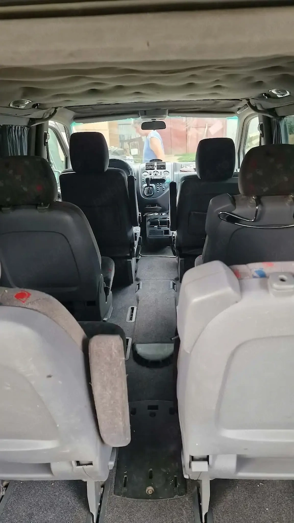 Vând sau schimb Mercedes Vito 2.2 diesel 2001 2.200 negociabil