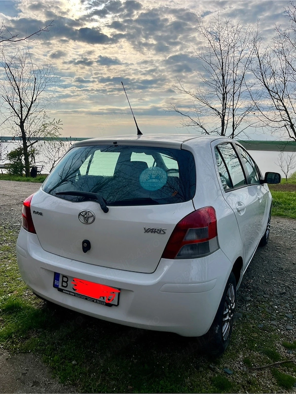 TOYOTA Yaris 2011 — imagine 4
