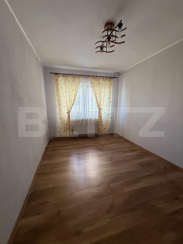 Apartament 4 camere, 68.20 mp, zona Micro 5 — fotografia 3