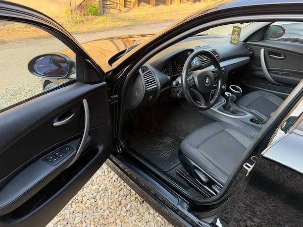 BMW 1 Series 2009 — imagine 6