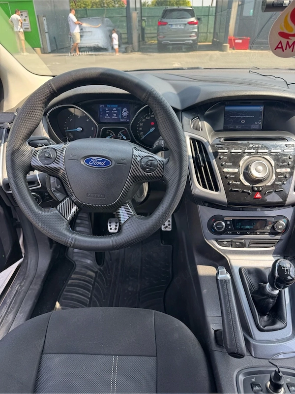 FORD Focus 2013 — imagine 3