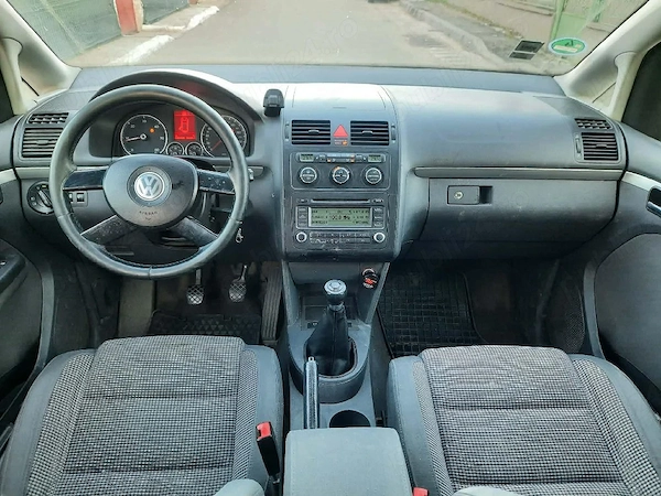 VOLKSWAGEN Touran 2006 — imagine 3