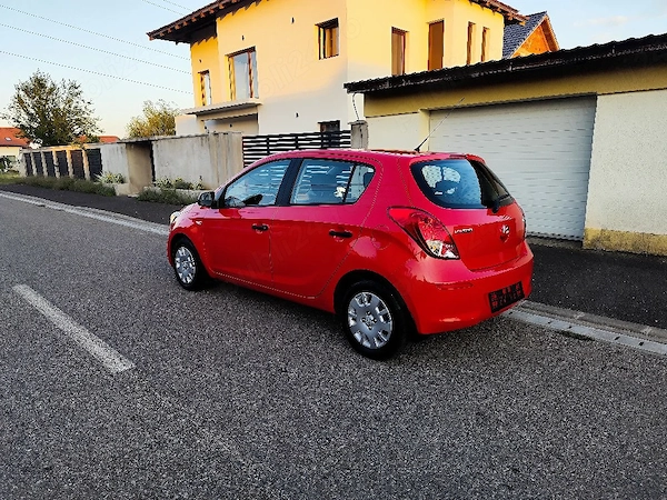 HYUNDAI i20 2013 — imagine 5