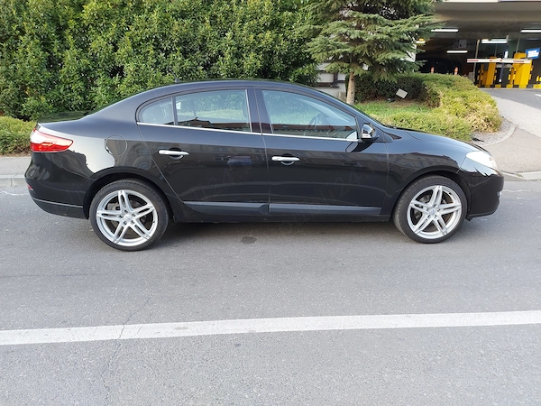 Vând Renault Fluence