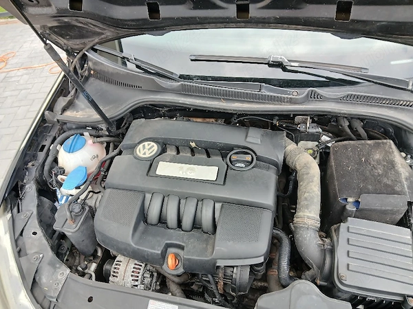 VOLKSWAGEN Golf 2010 — imagine 7