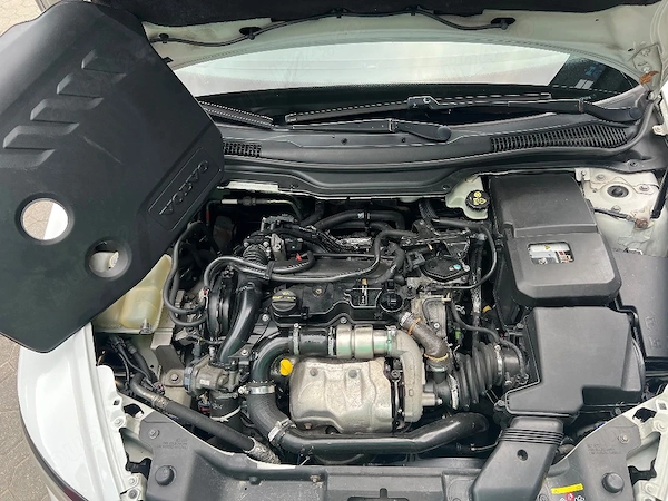 VOLVO V50 2011 — imagine 5