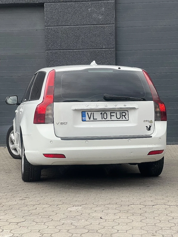 VOLVO V50 2011 — imagine 4