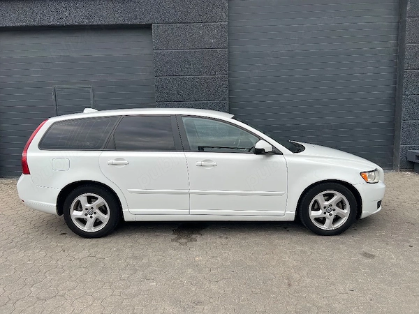 VOLVO V50 2011 — imagine 2
