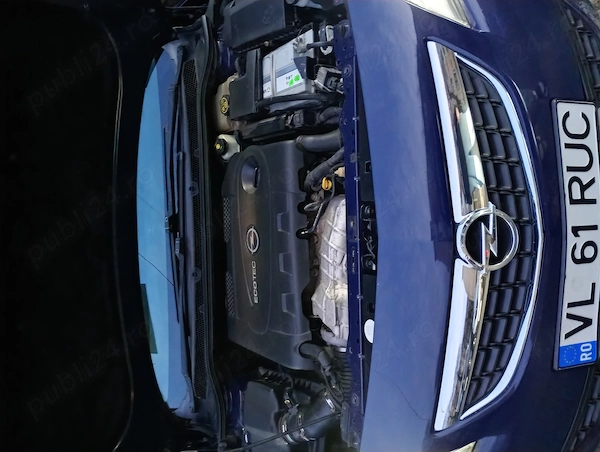 Vând Opel Astra j