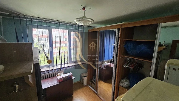 Vând apartament cu 3 camere, 4 4, Antiaeriană — fotografia 1