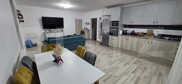 Apartament semidecomandat complet mobilat si utilat, parcare inclusa, zona Terra — fotografia 3