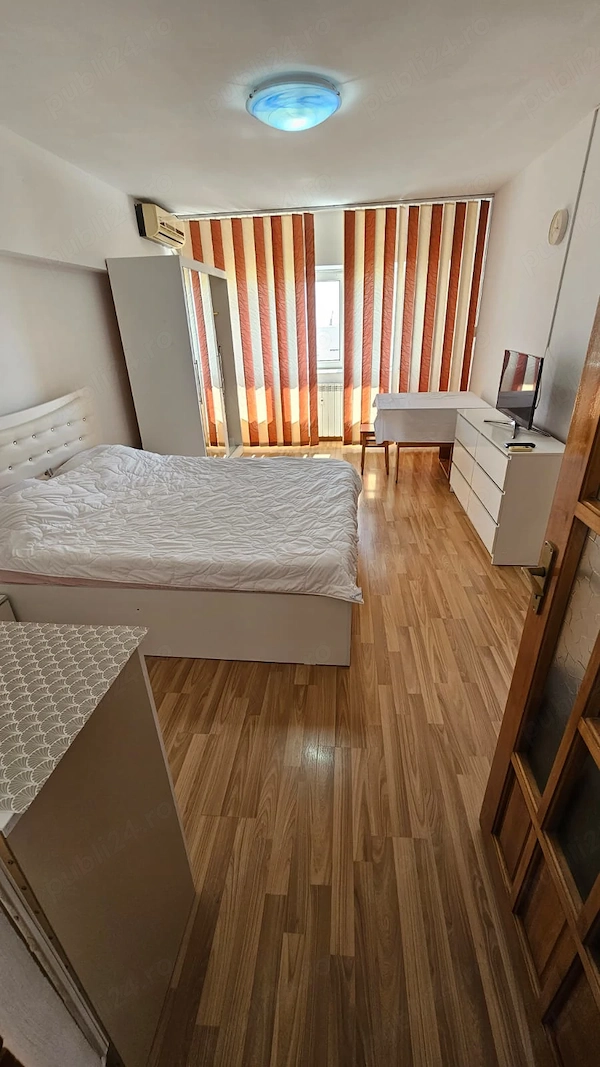 Garsonieara str Traian Constanta - zona Gara, in spate la BCR — fotografia 1