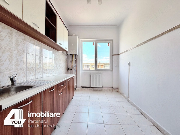 Apartament 3 camere Ineu langa Primarie ,82 mp, cu termotecă — fotografia 1