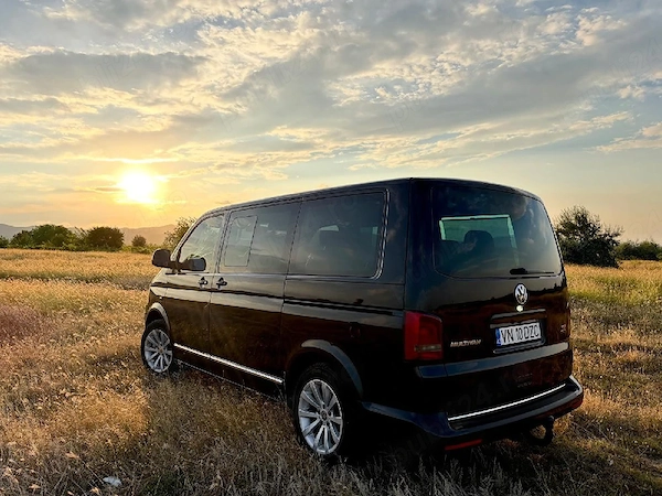 VOLKSWAGEN Multivan