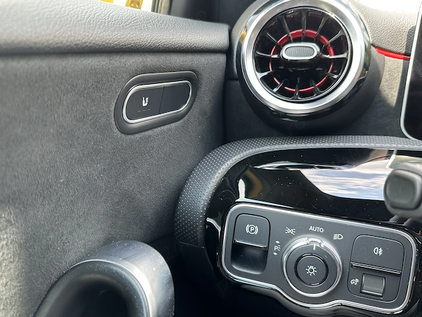MERCEDES-BENZ A-Class 2020 — imagine 6