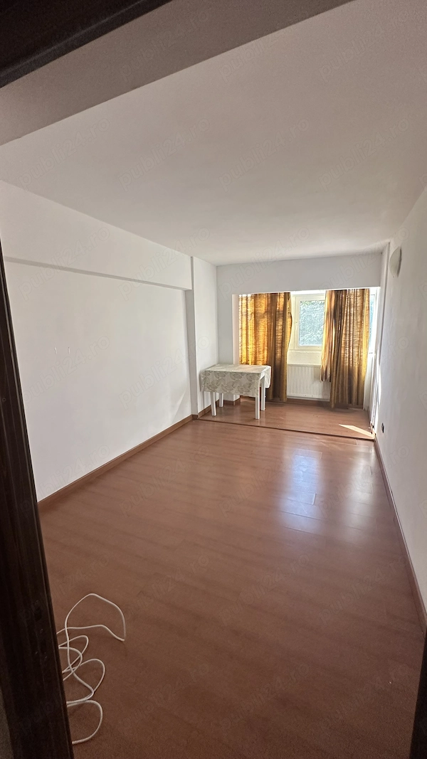 **Apartament 3 camere 96 mp zona Gării, Bârlad | Etaj 1 — fotografia 3