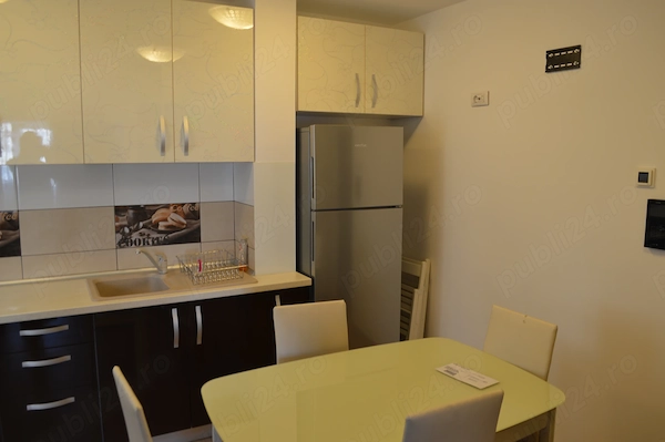 Apartament cu 3 camere Tineretului lux — fotografia 3