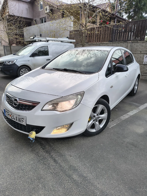 OPEL Astra 2011 — imagine 5