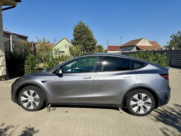 Tesla model y long range rwd